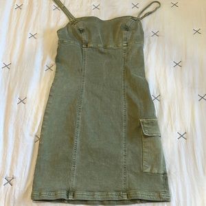 Small green urban outfitters dress, STRETCHY